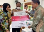 Menteri Sosial RI Tri Rismaharani, Serahkan Langsung Bantuan Dua Anak di Lampung Utara