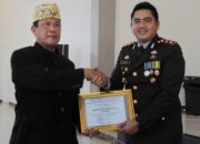 Berhasil Mengungkap Bermacam Kasus Kapolres Lampung Tengah Dapat Penghargaan Dari Tokoh Adat dan Tokoh Masyarakat