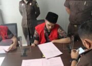 Akibat Korupsi Dana Desa Kejari Tuba Serahkan Barang Bukti Dan Tersangka Ke JPU