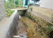 Dinas PUTR Realisasikan Pengetasan Banjir di Jalan Gunung Lawu Ko ota Metro
