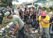 Cegah Banjir, TNI-Polri Dan Warga Bersih-Bersih Bantaran Sungai