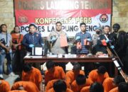 Kapolres Lampung Tengah Gelar Konferensi Pers Terkait Kerusuhan Di PT GAJ, 18 Orang Di Tetapkan Sebagai Tersangka