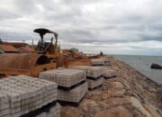 Proyek Pembangunan Pengaman Pantai Kalianda Menjadi Sorotan dan Kecaman Dari Lembaga MP3L Dan Masyarakat.