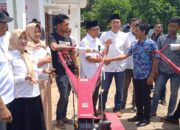 Ketua DPC Partai Gerindra Serahkan Alat Pertanian Bernilai Milyaran.