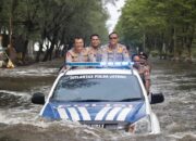 Tinjau Tiga Lokasi Banjir Kota Semarang, Kapolda Jateng : Air Mulai Surut, Kendaraan Ukuran Sedang Bisa Lewat
