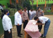 Cegah Kenakalan Remaja, Kapolsek Kemiling Pimpin Penandatangan Pakta Integritas Dan Pembacaan Ikrar Siswa Di SMKN 8
