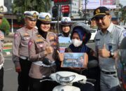 Gebyar Ops Keselamatan Krakatau 2023, Sat Lantas Polresta Bandar Lampung Bagikan Hadiah Kepada Pengendara Tertib