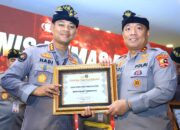 Penghargaan Kadivhumas Pada Saat Rakernis Humas Polri