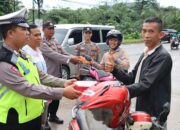 Bantuan Kemanusiaan Untuk Negeri, Polres Lampung Tengah Bagikan Takjil dan Sembako