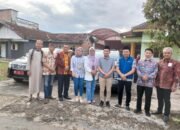 Wabup Lampura Ardian Saputra Didampingi Kadis Sosial Dan Ass Mo BRI Berbagi Berkah Ramadhan Berupa Sembako Untuk Masyarakat Seputar Kota Dan Kelurahan Sribasuki