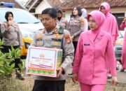 Bantuan Kemanusiaan Untuk Negeri, Polres Lampung Timur Dan Bhayangkari Berikan Bantuan Kepada Masyarakat