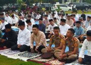 Pemkab Lampura Bersama Unsur Forkopimda Gelar Shalat Idul fitri 1444 H Berjamaah Dihalaman Pemda Setempat
