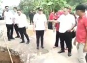 Nanang Instruksikan Dinas PU-PR Segara Lakukan Perbaikan Jalan Penghubung Ambrol Di Sumber Jaya.