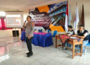 Wujud Kepedulian Polri, Kapolsek Seputih Banyak Berikan Edokasi Pentingnya Keselamatan Berlalu Lintas Kepada Pelajar