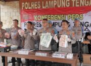 Kapolres Lampung Tengah Gelar Konfrensi Pers Terkait Kasus Upal di Seputih Surabaya