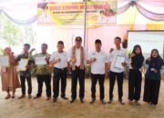 Masyarakat Kampung Haduyang Ratu Sambut Gembira Bupati Musa Ahmad Laksanakan Program Bunga Kampung Mekar Diwilayah Mereka