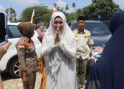 Wakil Ketua TP PKK Kabupaten Lampung Utara, Hj. Devriyana Marda Ardian S.Kom, Menghadiri Pengajian Rutin di Masjid Nurul Iman desa Simpang Abung Kecamatan Abung Barat.