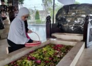 Ziarah ke Makam Bung Karno, Farah Ajak Generasi Muda Tak Melupakan Sejarah