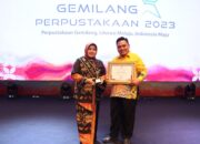 Bunda Literasi Hj. Mardiana Musa Ahmad Terima Penghargaan ‘Nugra Jasa Dharma Pustaloka’ dari Puspennas RI