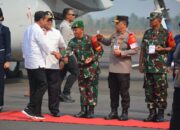 Danrem 043/Gatam Dampingi Pangdam II/Sriwijaya Sambut Presiden Jokowi di Bandara Radin Inten