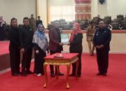 Walikota Hadiri Sidang Paripurna Pembicaraan Tingkat ll Raperda APBD di Ruang Sidang DPRD Kota Bandarlampung