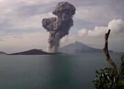 Masyarakat Pesisir dan Nelayan Diimbau Waspadai Erupsi Gunung Anak Krakatau