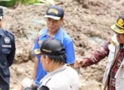 Wako Ahmadi Tinjau Lokasi Longsor dan Banjir Badang di Sungai Bungkal