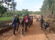 Satgas TMMD ke-120 Kodim 0421/LS dan Warga Awali Aktivitas dengan Apel Pagi