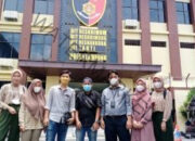 Gindha Ansori Wayka Pengacara Kondang Provinsi Lampung,Mengecam Keras Jika Ada Oknum Yang Mempermainkan Profesi Wartawan.
