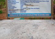 Baru Seumur Jagung Rabat Beton Proyek Kementerian PUPR di Desa Tritunggal Hancur Lebur.