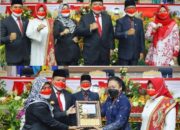 Wagub Chusnunia Kukuhkan Paskibraka Provinsi Lampung dalam Rangka Peringatan HUT RI ke-77