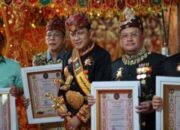 Parosil Bupati Lambar dan Nukman Selaku Sekda Saksikan Komjen Pol Tomsi Thohir Mulang Tiuh ke Pekon Balak