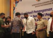 Dirreskrimum Polda Metro Jaya Kombes Pol Hengki Haryadi Dapat Penghargaan Pin Emas dari Menteri ATR/BPN Dalam Ungkap Kasus Mafia Tanah