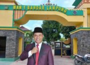 Kepsek MAN 1 Bandar Lampung Lukman Hakim Beri Apresiasi Tiga Siswi Yang Meraih Medali Emas pada Kejurnas Drumband di Madiun Jawa timur