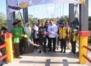 Bupati Lampung Timur Resmikan Jembatan Gantung Di Batanghari