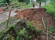 Tingginya Curah Hujan, Jembatan Penghubung Dirulung Sari Natar Menelan Dua Korban Jiwa