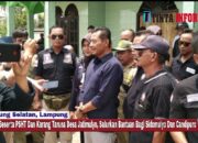Kades Jatimulyo H. Sumardi, SE Bersama Karang Taruna Berikan Bantuan Korban Banjir Di Sidomulyo Dan Candipuro