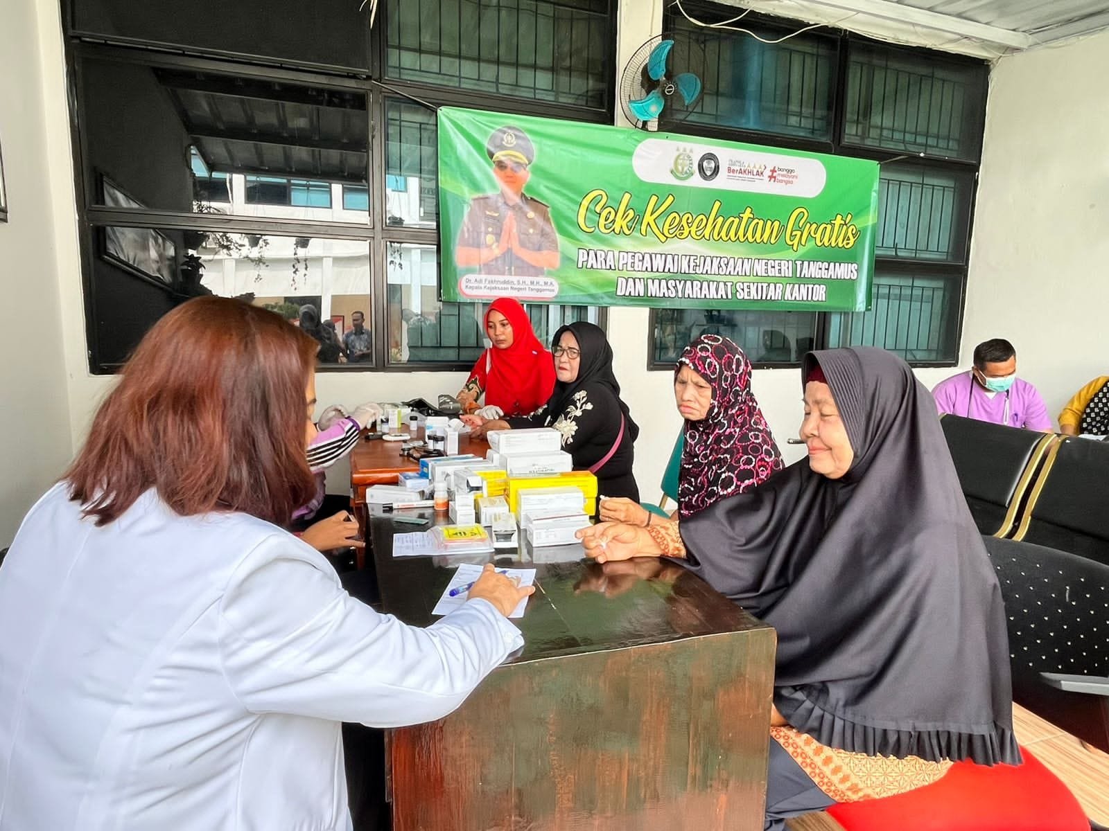 Kejari Tanggamus Adakan Pemeriksaan Kesehatan Gratis ke Masyarakat