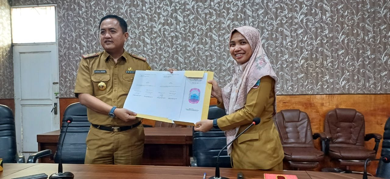 Serah Terima Jabatan Sekretaris DPRD: Momentum Penyegaran Dan Peningkatan Kinerja