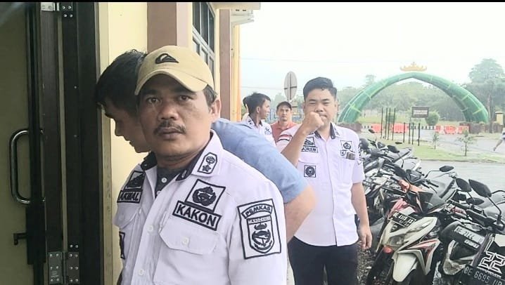 Diduga Salah Paham Kepala Pekon Way Manak Dihakimi Massa