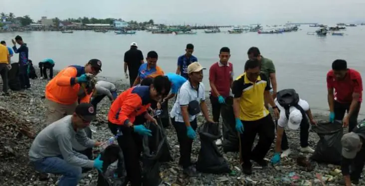 Memperingati Hari Peduli Sampah Nasional (HPSN) 2025, BPBD Menerjunkan Tim Untuk Ikut Aksi Bersih Pantai 