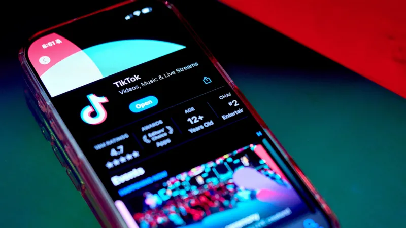 TikTok kembali tersedia di toko aplikasi Apple dan Google di AS