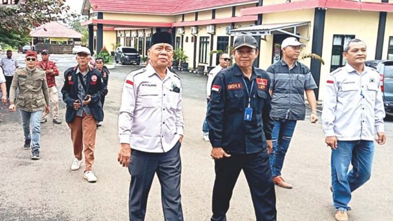 Aries Sandi dan KPU Pesawaran Resmi Dilaporkan FMPB Bersama 19 Lembaga Pesawaran