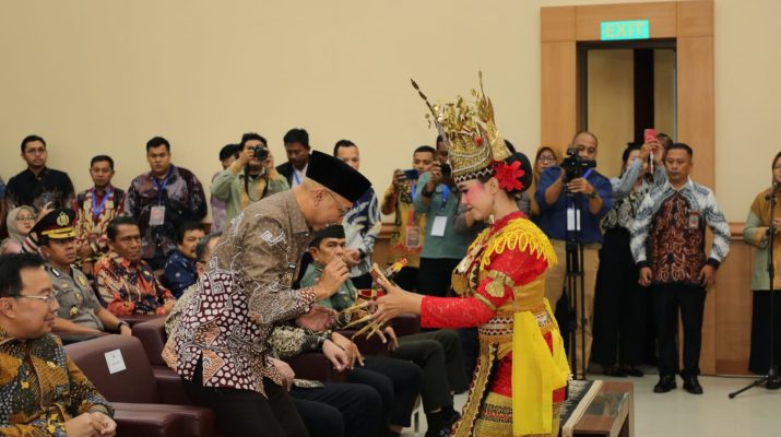 Gubernur Mirza Hadiri Sertijab Kepala BPK Perwakilan Lampung Sari Masmudi Kepada Nugroho Heru Wibowo