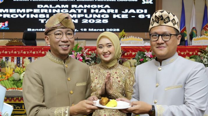 Rapat Paripurna Istimewa HUT Lampung ke-61, Gubernur Mirza Motivasi Seluruh Komponen Masyarakat Wujudkan Visi Lampung Maju Menuju Indonesia Emas