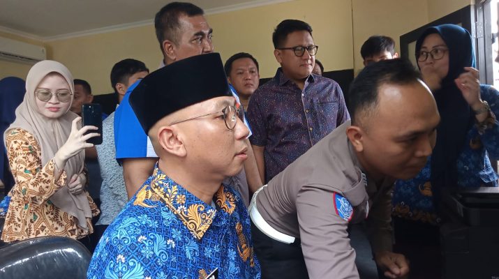 Tinjau Drive Thru, Gubernur Mirza: Mulai 1 Mei Pemutihan Pajak Kendaraan Bermotor