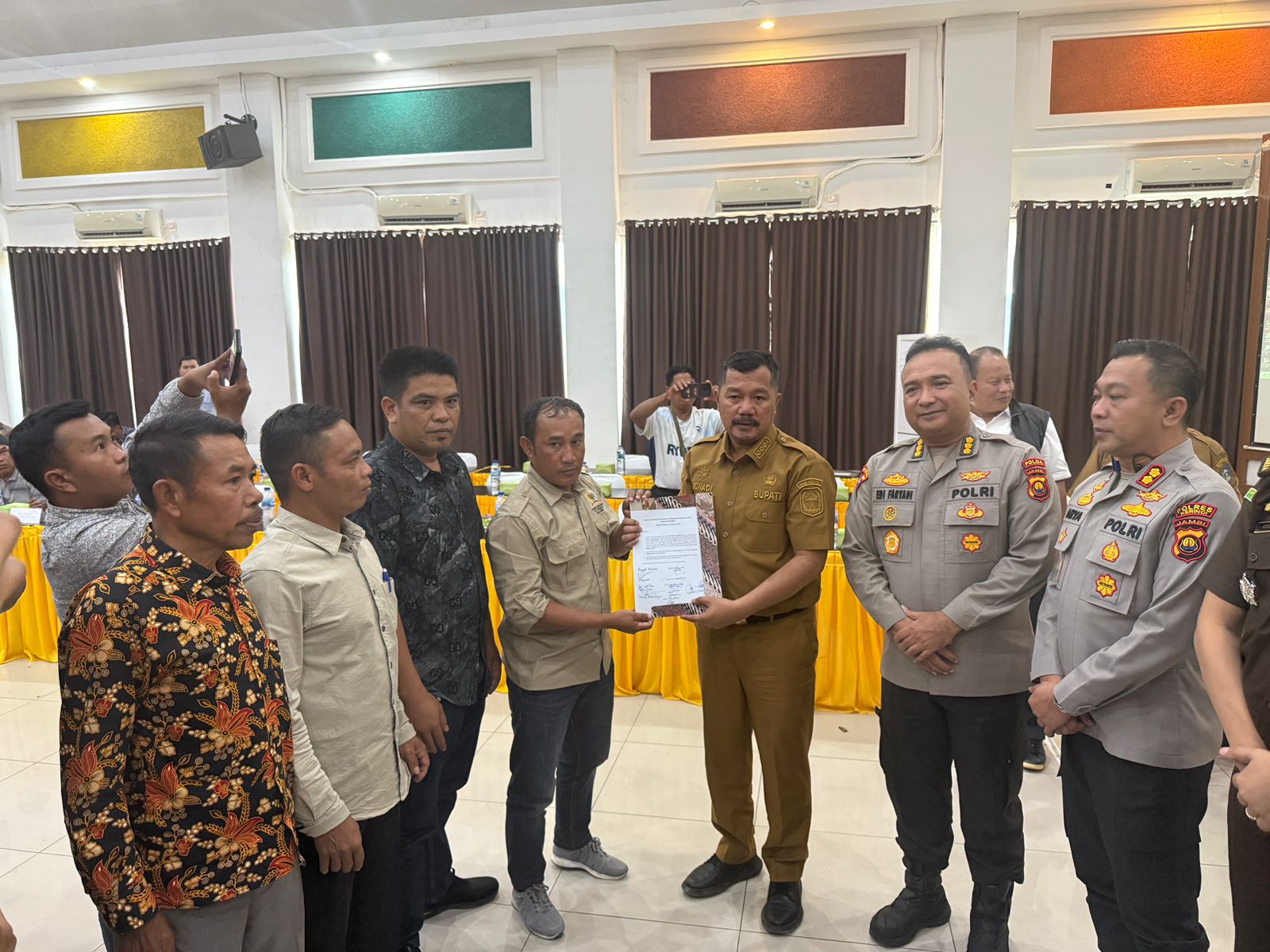 Timdu Dan PLTA KMH Teken Kesepakatan Atasi Konflik Pintu Air Danau Kerinci