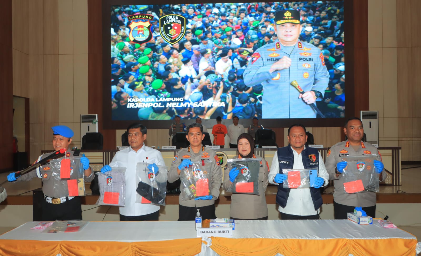 Polda Lampung Amankan dan ditetapkan 7 perusuh 1 Tersangka Kasus Bom Molotov Saat Demo