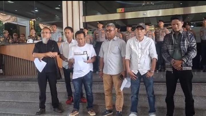Puluhan Organisasi Gelar Aksi Solidaritas di Gedung Pemprov Lampung, Sampaikan Aspirasi untuk Gubernur