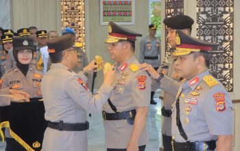 Resmi Menjabat, Polda Lampung Gelar Upacara Serah Terima Jabatan Wakapolda Lampung